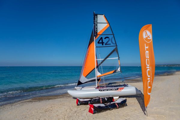 MiniCat, Un catamaran transportable grâce à ses coques gonflables