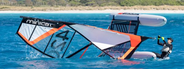 MiniCat, Un catamaran gonflable et transportable